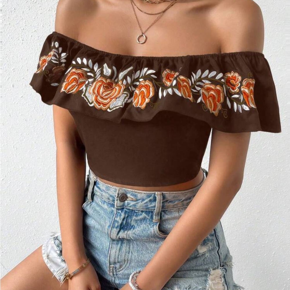 Shoulder ruffle trim crop blouse